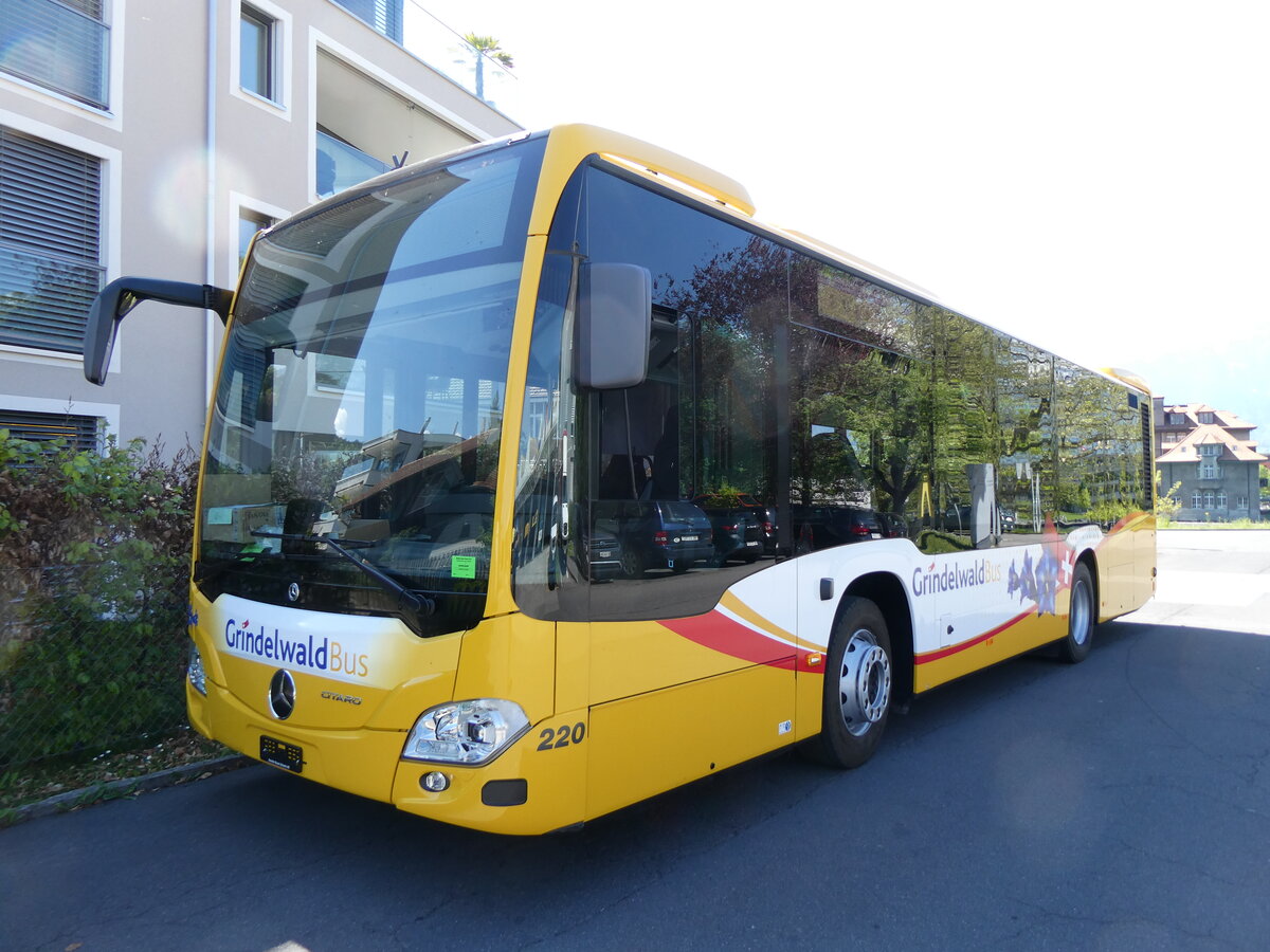 (274'374) - GrindelwaldBus, Grindelwald - Nr. 220 - Mercedes am 29. April 2025 in Thun, Garage STI
