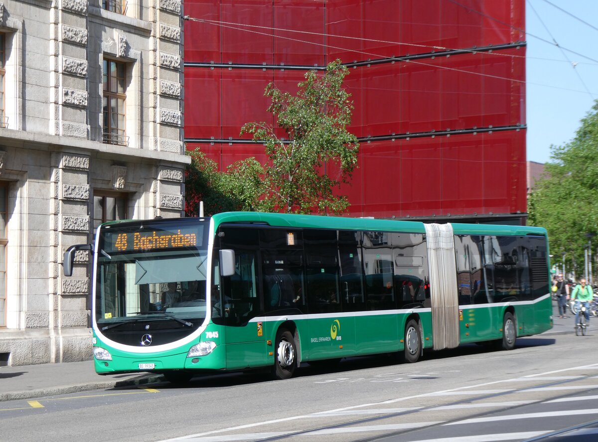 (274'396) - BVB Basel - Nr. 7045/BS 99'345 - Mercedes am 2. Mai 2025 beim Bahnhof Basel
