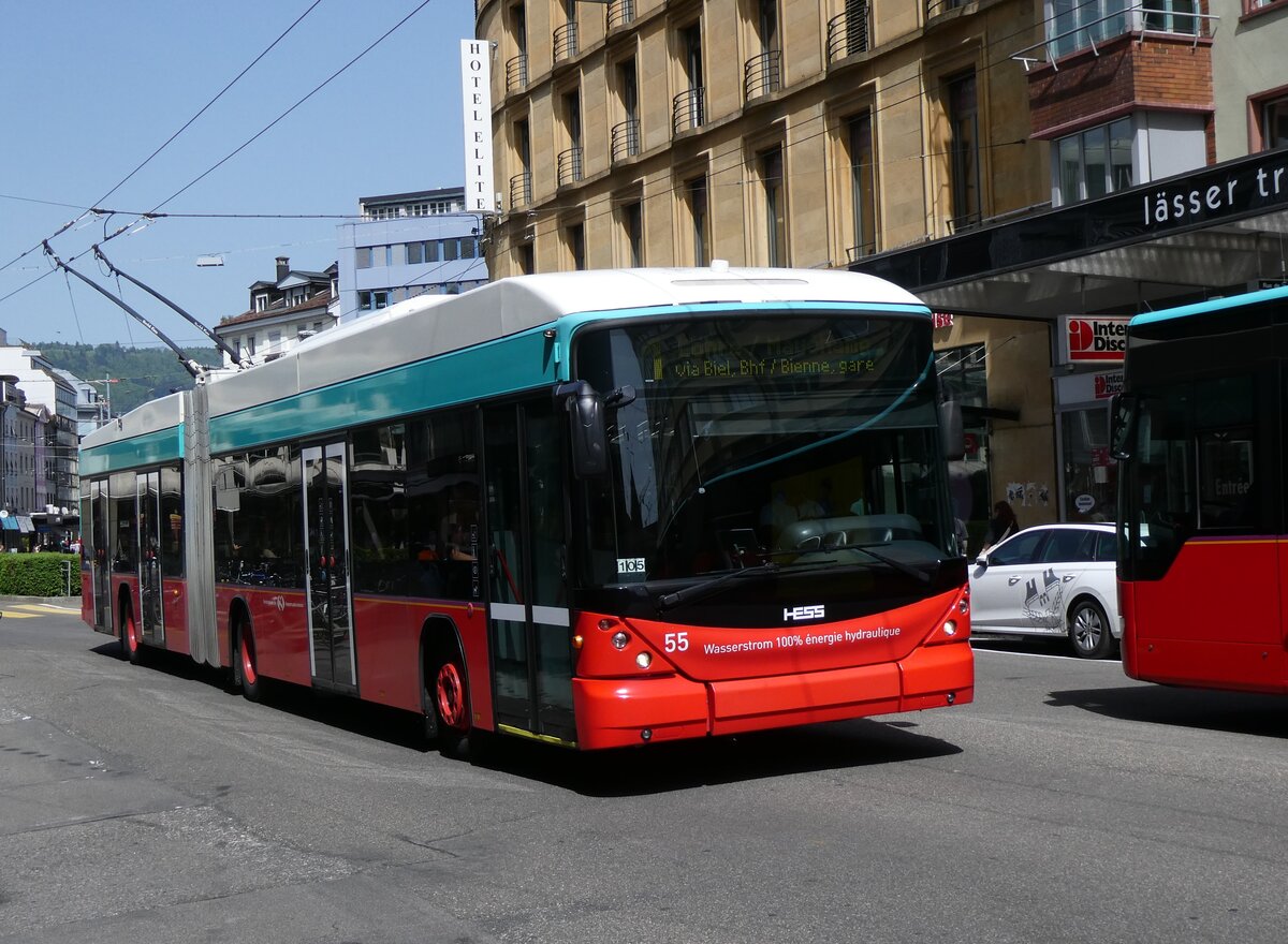 (274'478) - VB Biel - Nr. 55 - Hess/Hess Gelenktrolleybus am 2. Mai 2025 beim Bahnhof Biel