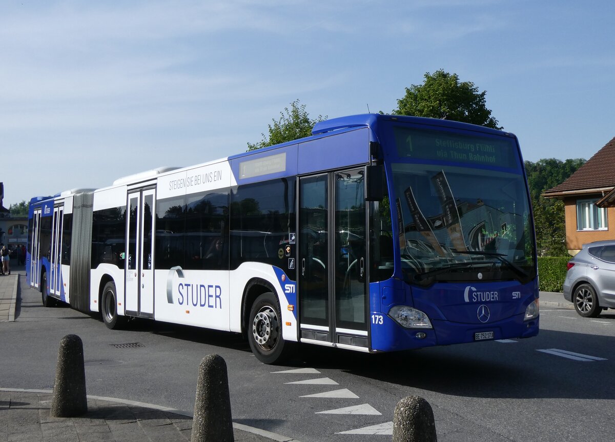 (274'509) - STI Thun - Nr. 173/BE 752'173 - Mercedes am 2. Mai 2025 beim Bahnhof Spiez