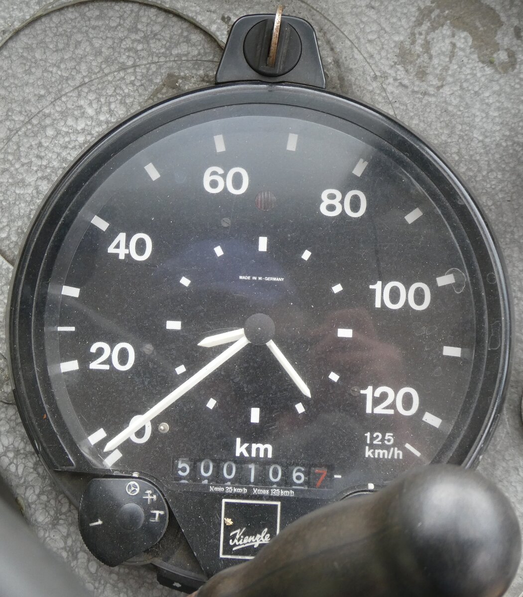 (274'525) - Brander, Btschwil - SG 29'670 U - Saurer/Krapf (ex Vetsch, Oberhelfenschwil) am 3. Mai 2025 in Attikon, Wegmller (500'106,7 Kilometer - Detailaufnahme)