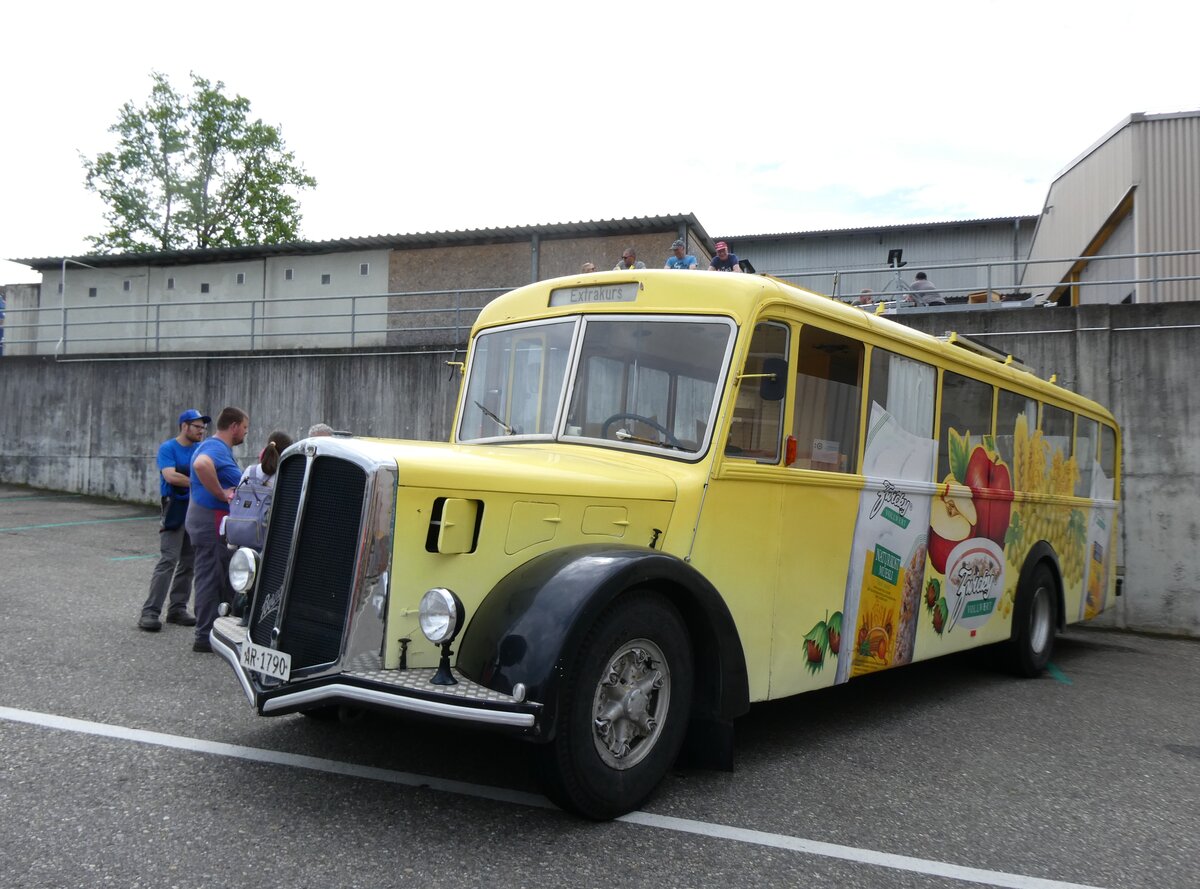 (274'546) - Hugener, Stein - AR 1750 - Berna/Hess (ex Zwicky, Wigoltingen; ex Merk, Amriswil; ex Baubro; ex SOO Olten Nr. 9) am 3. Mai 2025 in Attikon, Wegmller