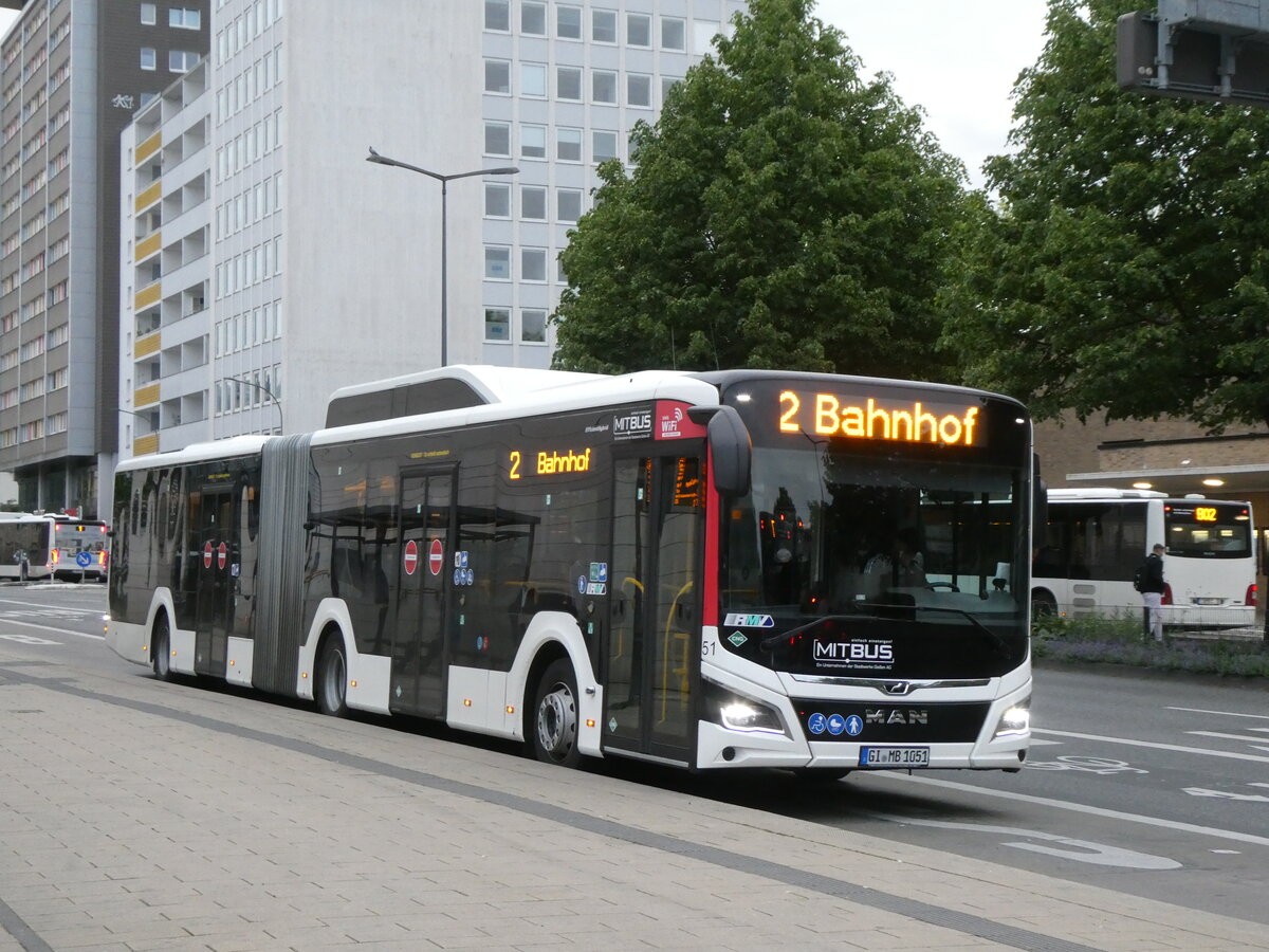 (274'832) - SWG Giessen - Nr. 51/GI-MB 1051 - MAN am 7. Mai 2025 in Giessen, Berliner Platz