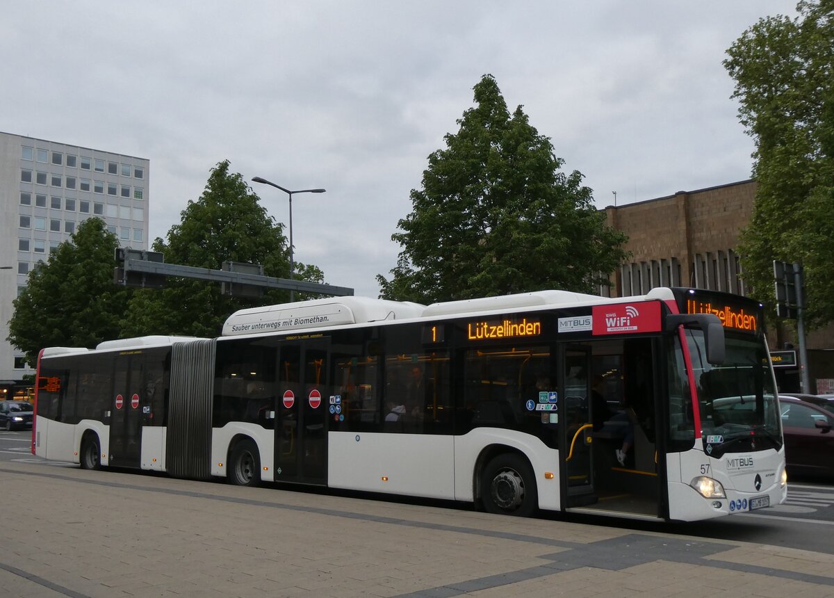 (274'839) - SWG Giessen - Nr. 57/GI-MB 1057 - Mercedes am 7. Mai 2025 in Giessen, Berliner Platz