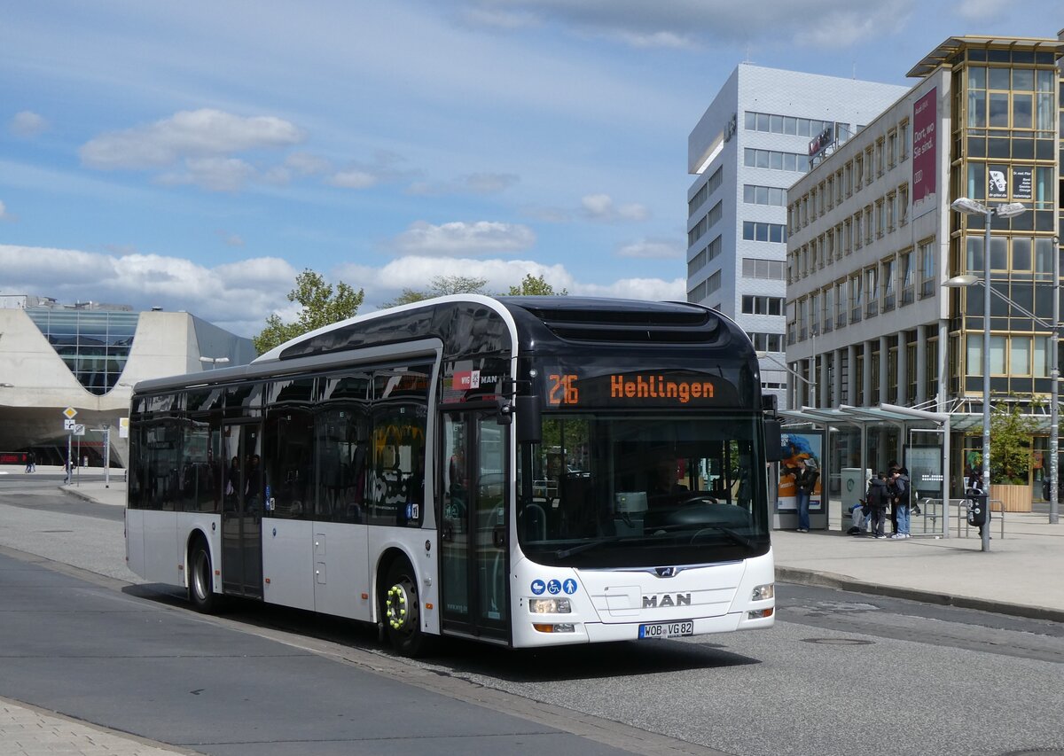 (274'974) - WVG Wolfsburg - Nr. 982/WOB-VG 82 - MAN am 7. Mai 2025 beim Hauptbahnhof Wolfsburg