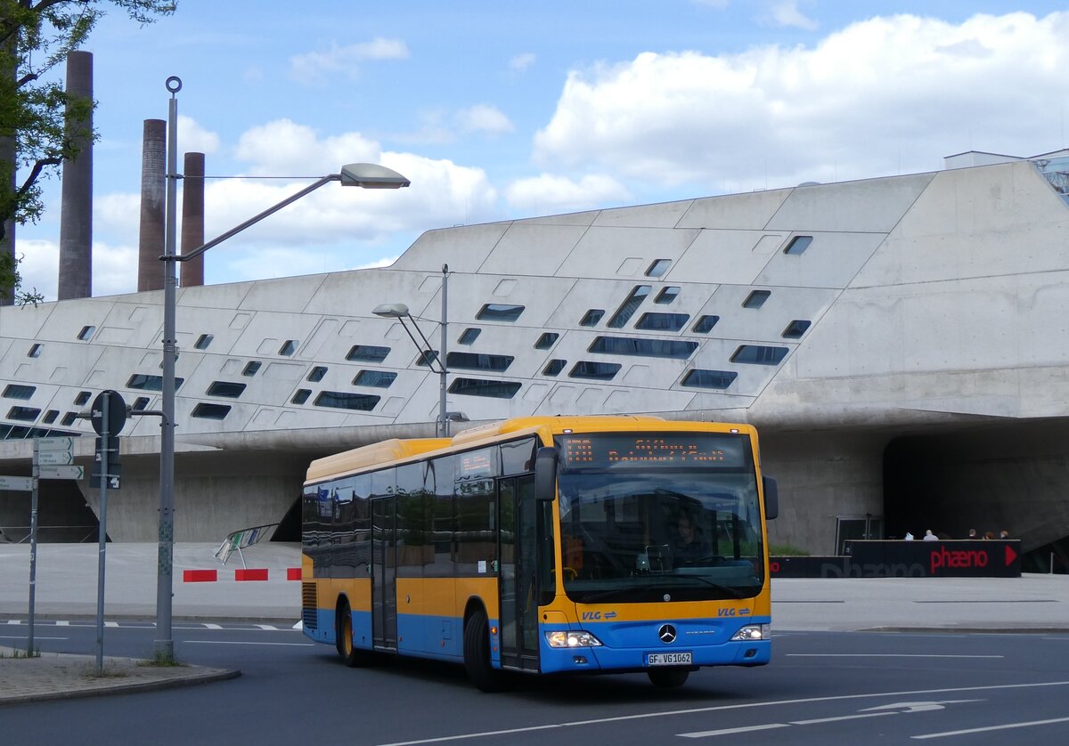 (274'998) - VLG Gifhorn - Nr. 1062/GF-VG 1062 - Mercedes am 7. Mai 2025 beim Hauptbahnhof Wolfsburg