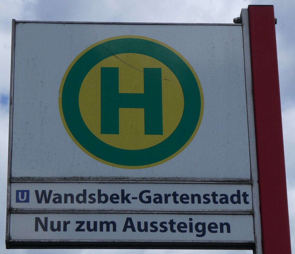 (275'067) - vhh-Haltestellenschild - Hamburg, Wandsbek-Gartenstadt - am 8. Mai 2025 