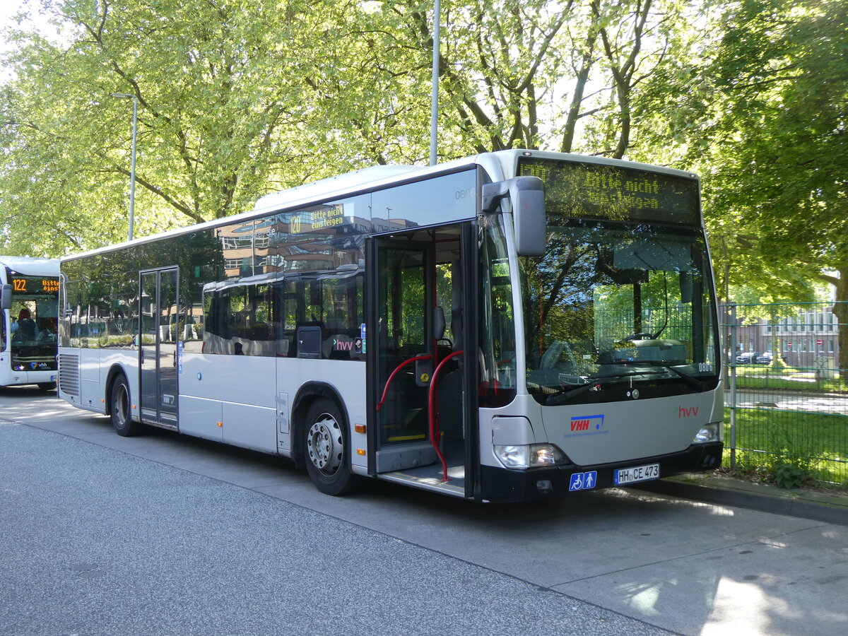 (275'271) - VHH Hamburg - Nr. 806/HH-CE 473 - Mercedes am 9. Mai 2025 beim Hauptbahnhof Hamburg