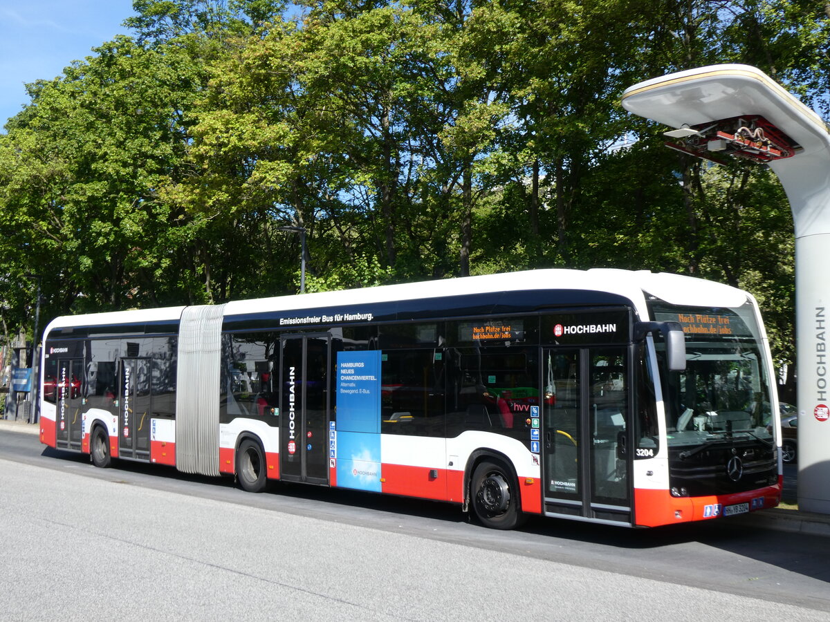 (275'275) - HHA Hamburg - Nr. 3204/HH-YB 3204 - eMercedes am 9. Mai 2025 beim Hauptbahnhof Hamburg