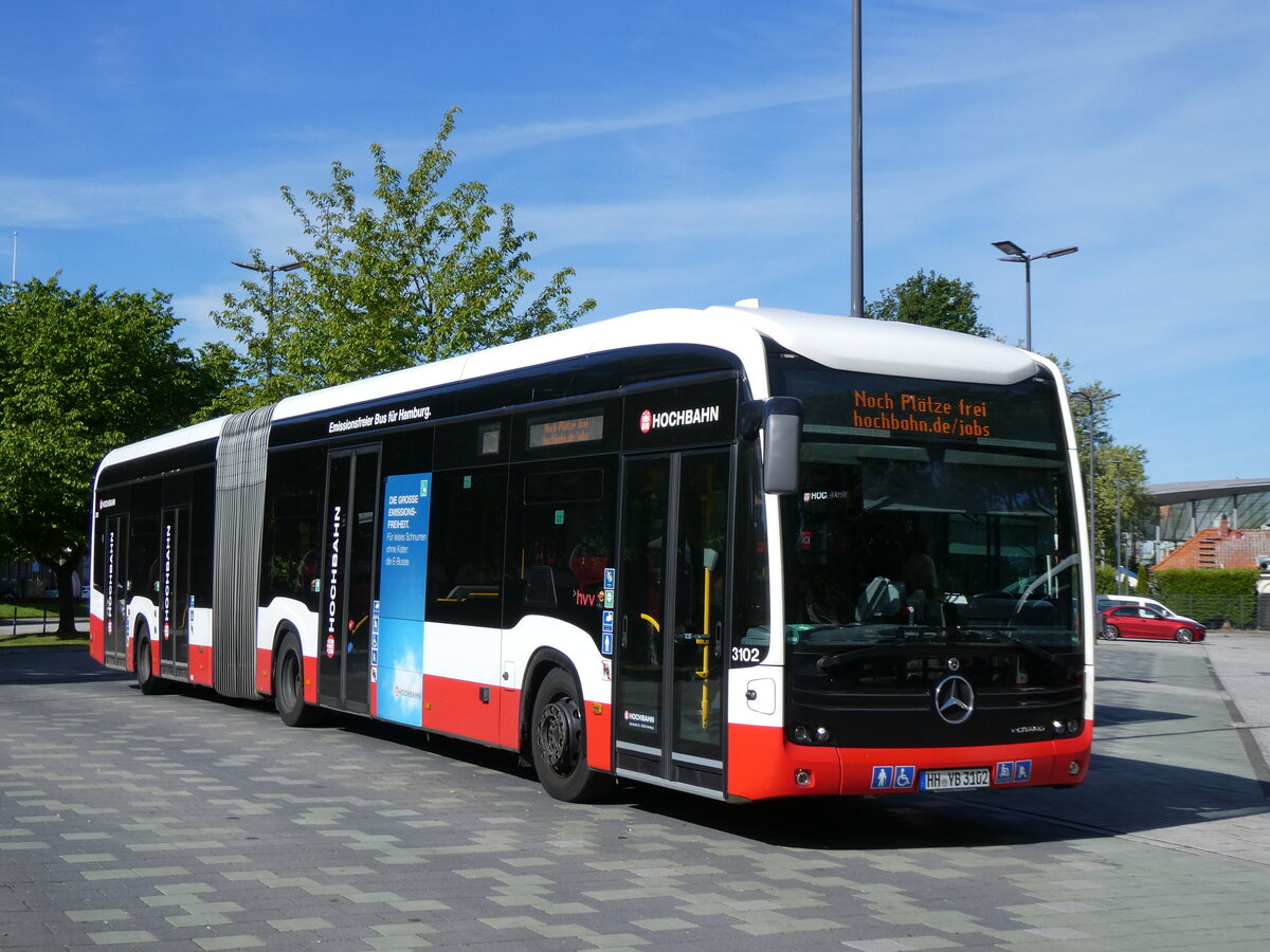 (275'277) - HHA Hamburg - Nr. 3102/HH-YB 3102 - eMercedes am 9. Mai 2025 beim Hauptbahnhof Hamburg