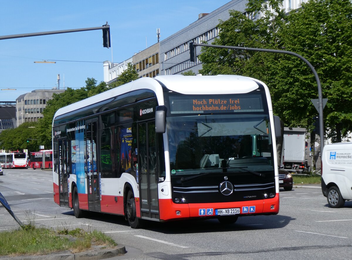 (275'286) - HHA Hamburg - Nr. 2116/HH-XB 2116 - eMercedes am 9. Mai 2025 beim Hauptbahnhof Hamburg