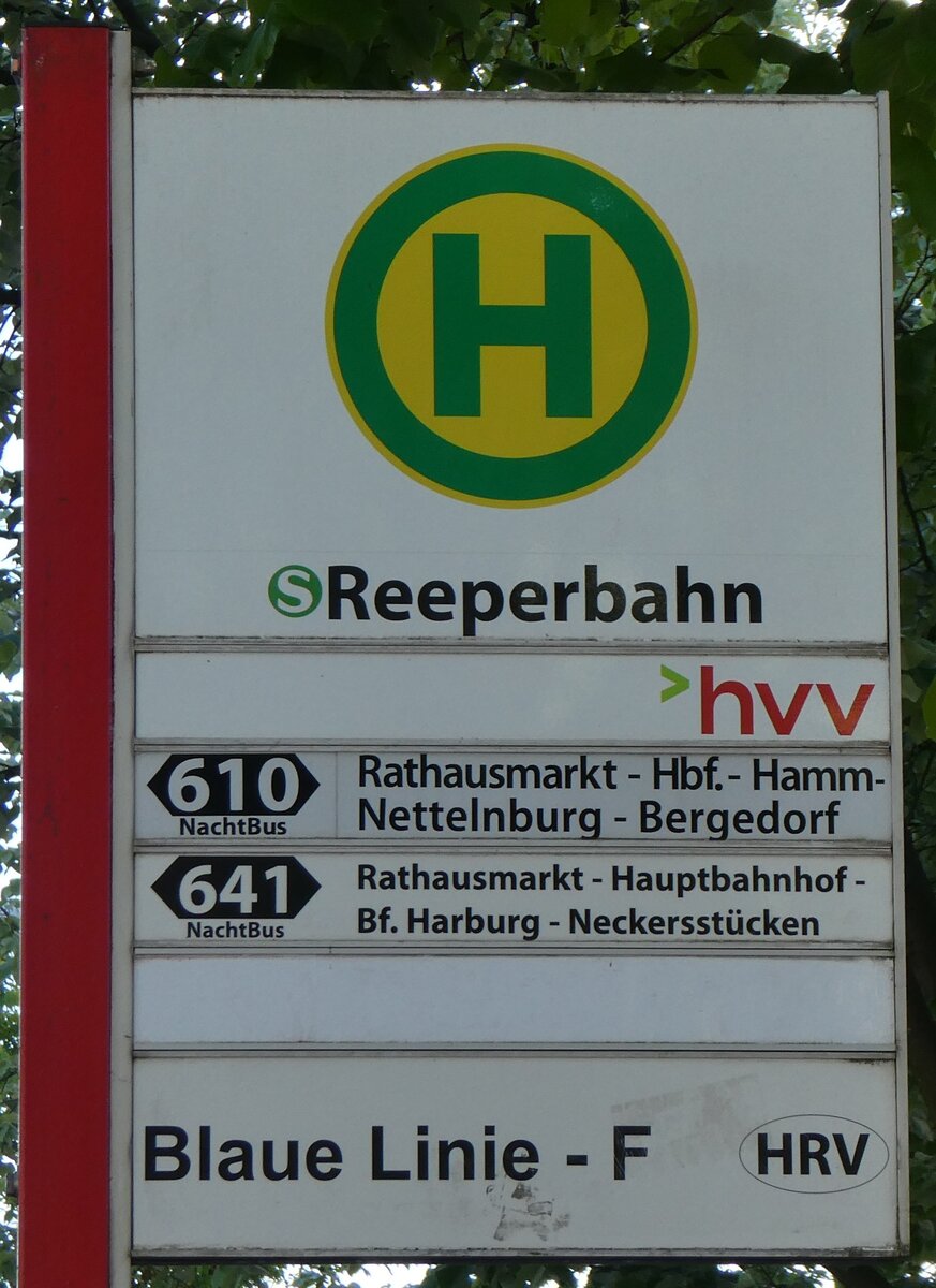 (275'295) - hvv-Haltestellenschild - Hamburg, Reeperbahn - am 9. Mai 2025