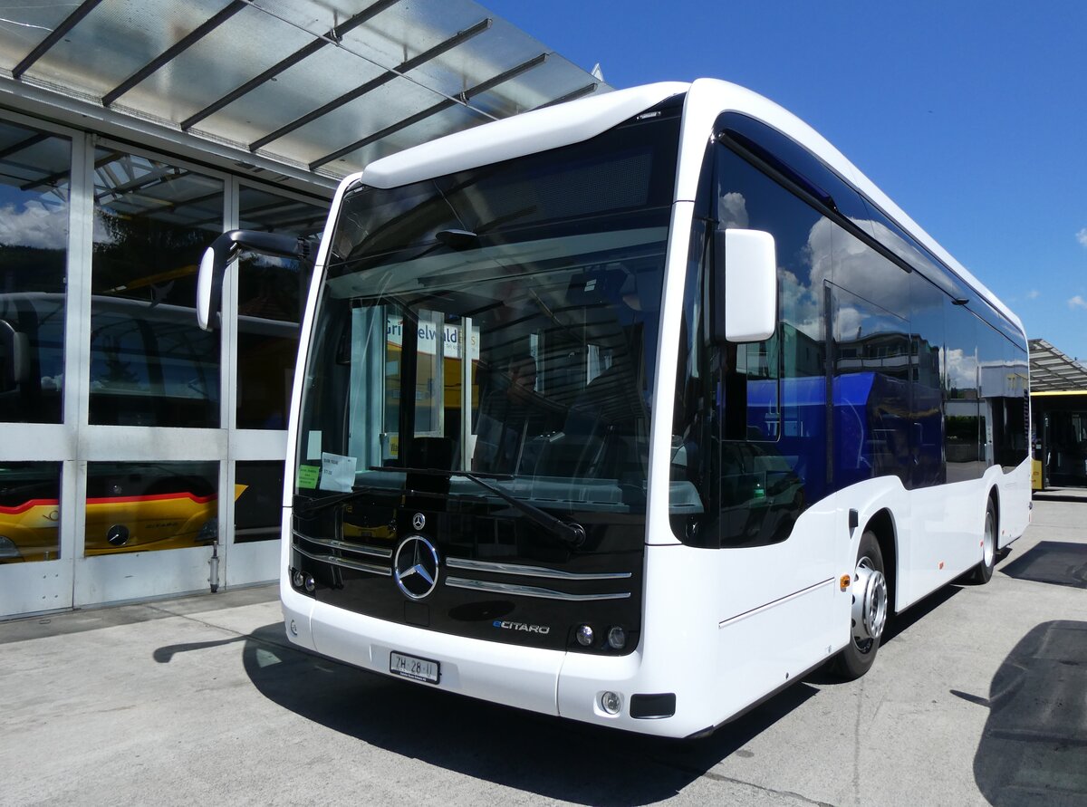 (275'552) - Daimler Buses, Winterthur - ZH 28 U - eMercedes am 14. Mai 2025 in Thun, Garage STI (1. eCitaro K)