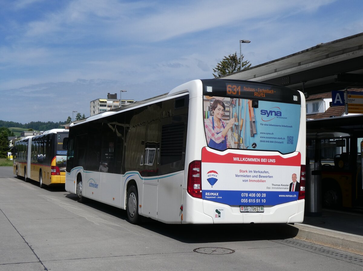(275'557) - Schneider, Ermenswil - Nr. 7/SG 70'612 - Mercedes am 15. Mai 2025 beim Bahnhof Uznach