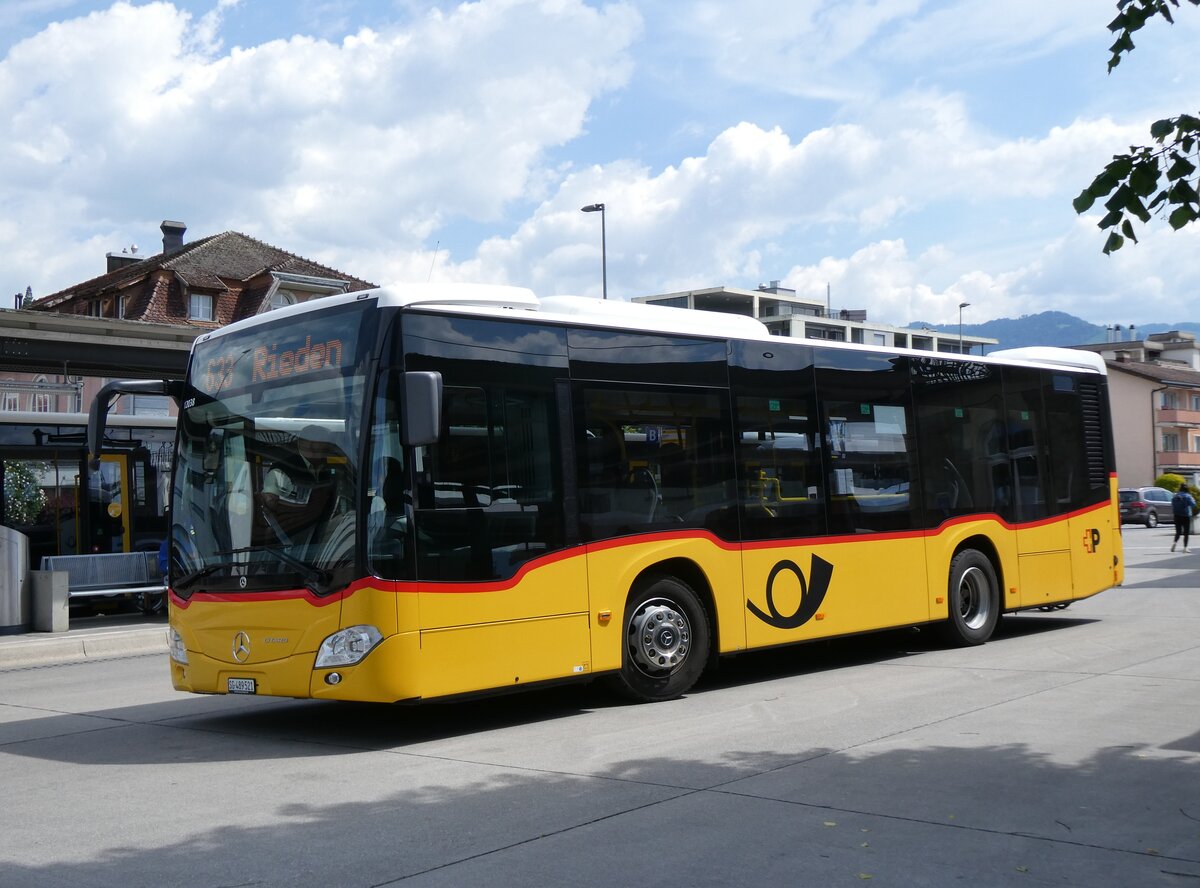(275'566) - PostAuto Ostschweiz - SG 489'521/PID 12'038 - Mercedes am 15. Mai 2025 beim Bahnhof Uznach