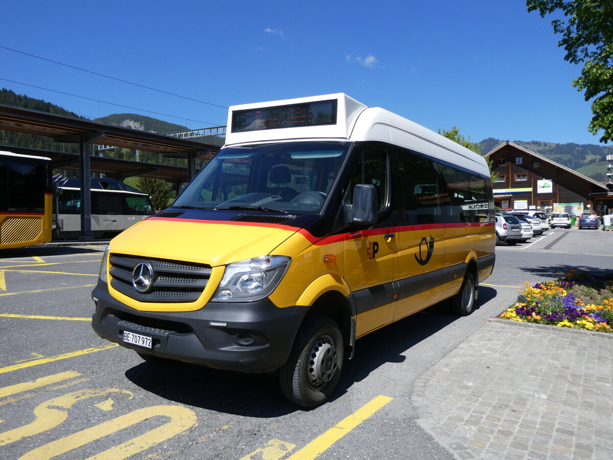 (275'596) - PostAuto Bern - BE 707'972/PID 10'890 - Mercedes (ex Kbli, Gstaad) am 16. Mai 2025 beim Bahnhof Gstaad