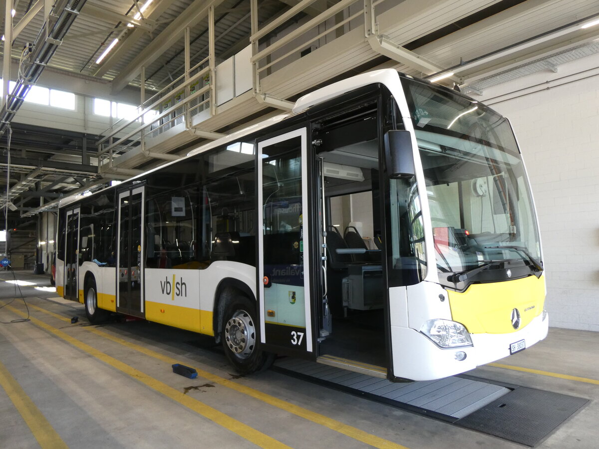 (275'661) - VBSH Schaffhausen - Nr. 37/SH 38'037 - Mercedes (ex Nr. 25) am 17. Mai 2025 in Schaffhausen, Busdepot
