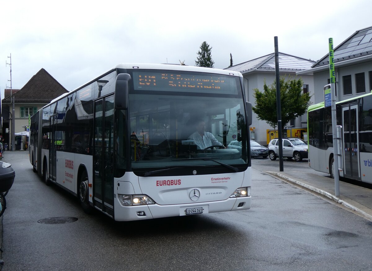 (275'828) - H�fliger, Sursee - Nr. 9/LU 244'141/PID 5395 - Mercedes am 26. Mai 2025 beim Bahnhof Langnau