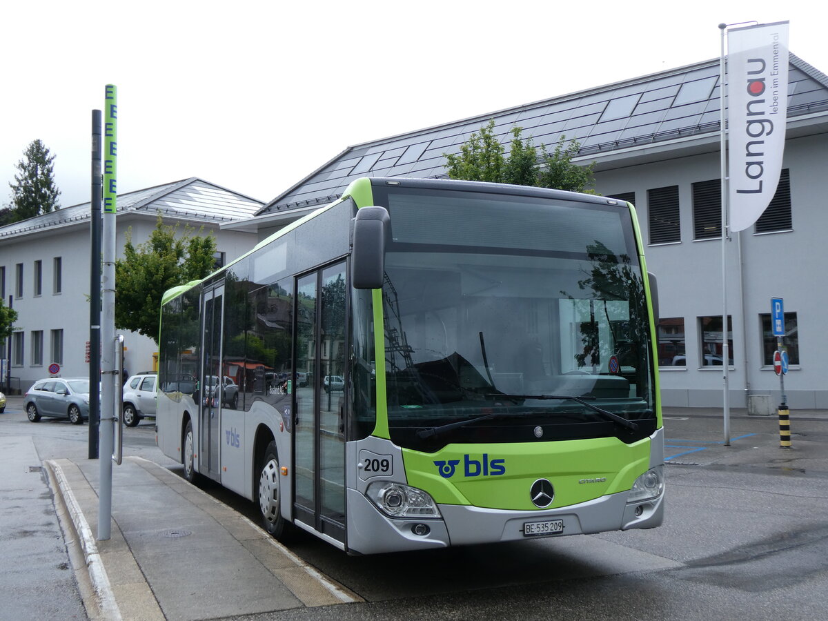 (275'829) - Busland, Burgdorf - Nr. 209/BE 535'209 - Mercedes am 26. Mai 2025 beim Bahnhof Langnau