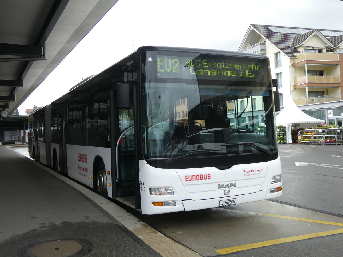 (275'842) - Hfliger, Sursee - Nr. 8/LU 267'507 - MAN (ex St. Gallerbus, St. Gallen Nr. 276) am 26. Mai 2025 beim Bahnhof Schpfheim