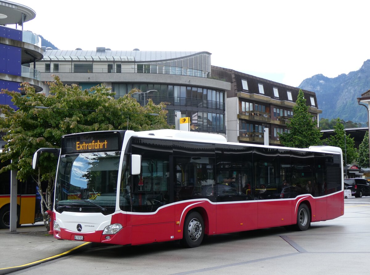 (275'893) - PostAuto Bern - BE 707'874/PID 12'319 - Mercedes (ex Wiener Linien, A-Wien Nr. 8163) am 29. Mai 2025 beim Bahnhof Interlaken West