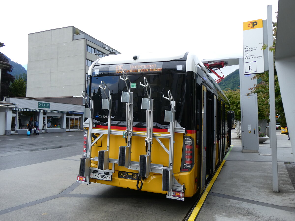(275'900) - PostAuto Bern - BE 610'541/PID 12'130 - eMercedes am 29. Mai 2025 beim Bahnhof Interlaken West