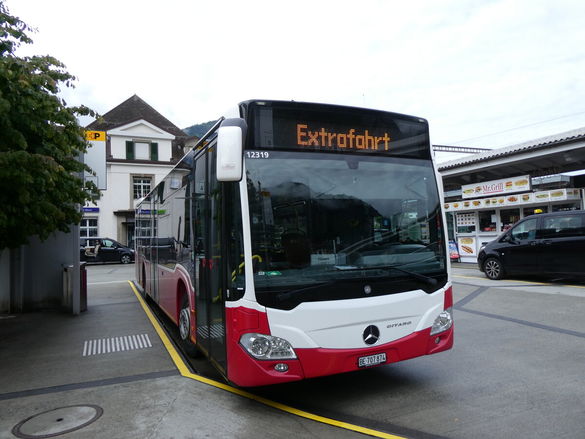 (275'902) - PostAuto Bern - BE 707'874/PID 12'319 - Mercedes (ex Wiener Linien, A-Wien Nr. 8163) am 29. Mai 2025 beim Bahnhof Interlaken West