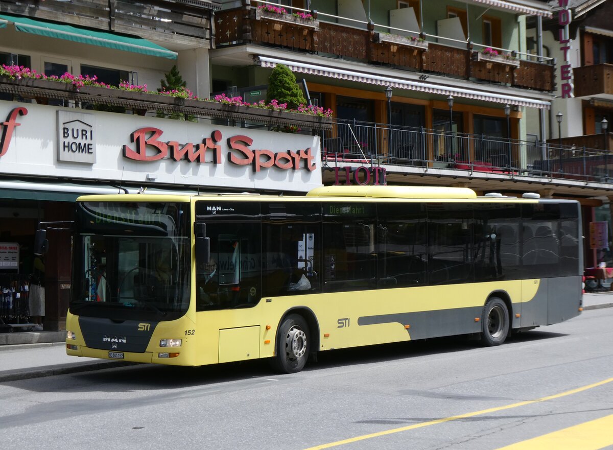 (275'944) - STI Thun - Nr. 152/BE 801'152 - MAN am 29. Mai 2025 beim Bahnhof Grindelwald