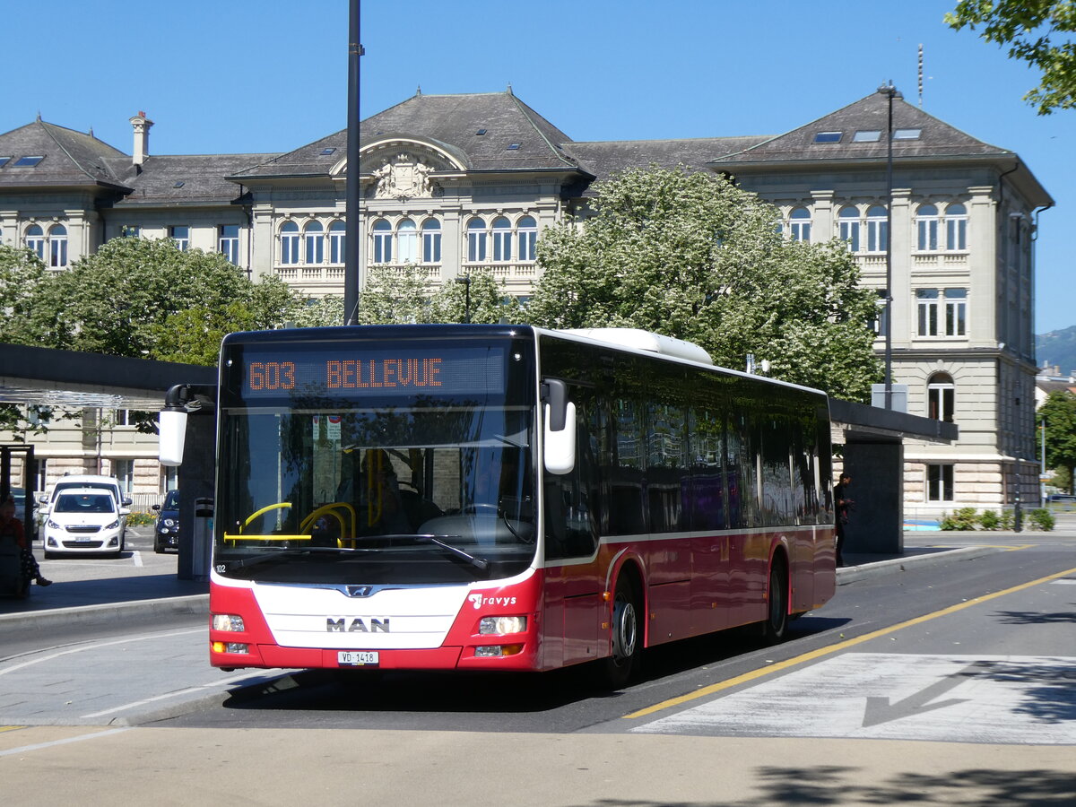 (275'996) - TRAVYS Yverdon - Nr. 102/VD 1418 - MAN (ex Dr. Richard, A-Wien Nr. 1435) am 30. Mai 2025 beim Bahnhof Yverdon