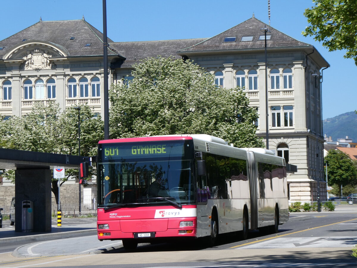 (276'001) - TRAVYS Yverdon - Nr. 302/VD 1208 - MAN am 30. Mai 2025 beim Bahnhof Yverdon
