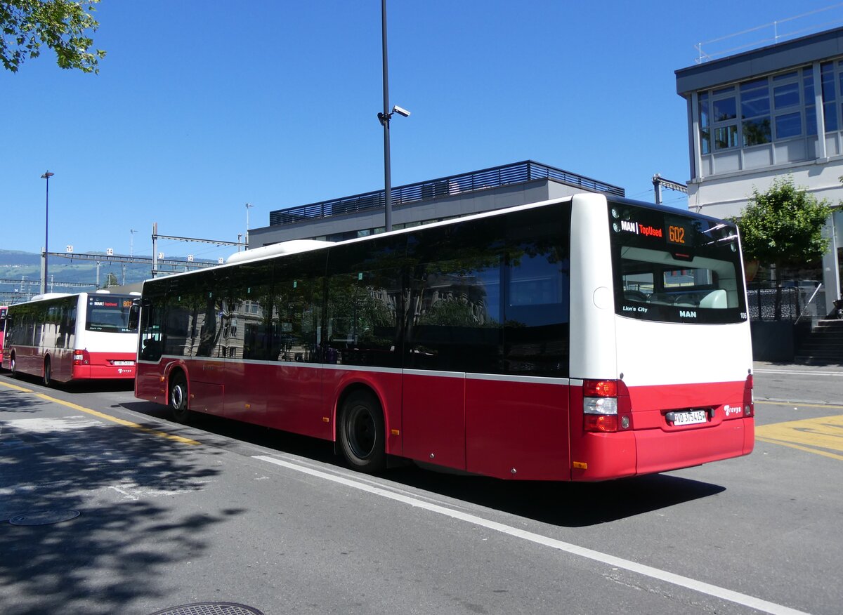 (276'003) - TRAVYS Yverdon - Nr. 106/VD 375'415 - MAN (ex Dr. Richard, A-Wien Nr. 1431) am 30. Mai 2025 beim Bahnhof Yverdon