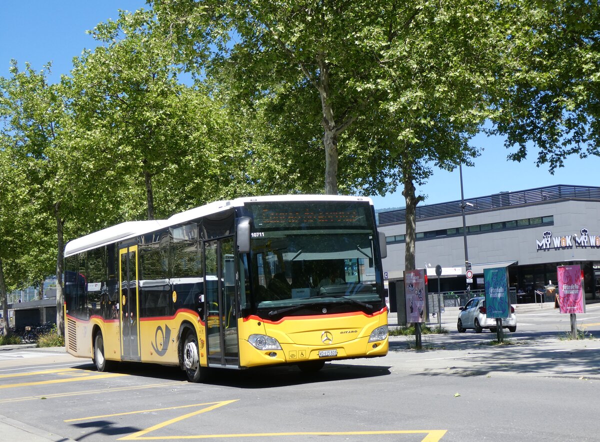 (276'041) - CarPostal Ouest - VD 615'808/PID 10'711 - Mercedes am 30. Mai 2025 beim Bahnhof Yverdon