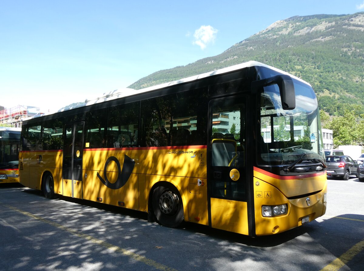 (276'302) - PostAuto Wallis - VS 354'601/PID 5053 . Irisbus am 6. Juni 2025 in Brig, Garage
