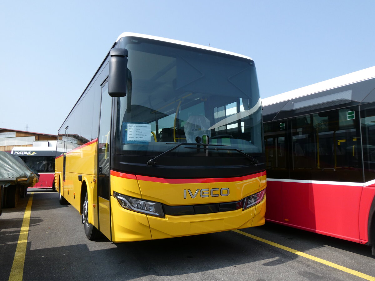 (276'519) - CarPostal Ouest - PID 12'278 - Iveco am 9. Juni 2025 in Kerzers, Interbus