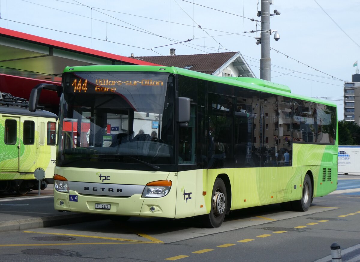 (276'598) - TPC Aigle - Nr. 25/VD 1379 - Setra (ex Volnbusz, H-Budapest) am 14. Juni 2025 beim Bahnhof Aigle