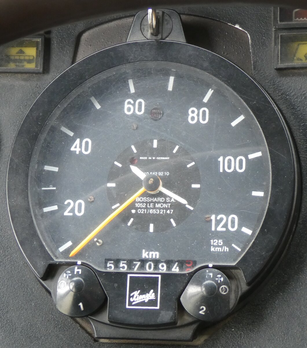 (276'746) - Oser, B�rchen - VS 93'575 - NAW/Lauber (ex Epiney, Ayer PID 1076) am 15. Juni 2025 in Meiringen, Postautostation (Detailaufnahme - 557'094,5 Kilometer)