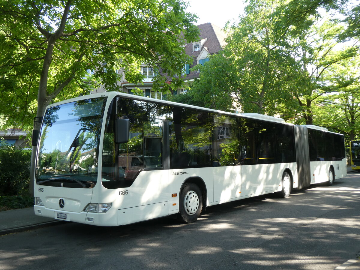 (276'796) - Intertours, Domdidier - Nr. 666/FR 300'666 - Mercedes (ex STI Thun Nr. 136) am 17. Juni 2025 beim Bahnhof Thun (Kante X)