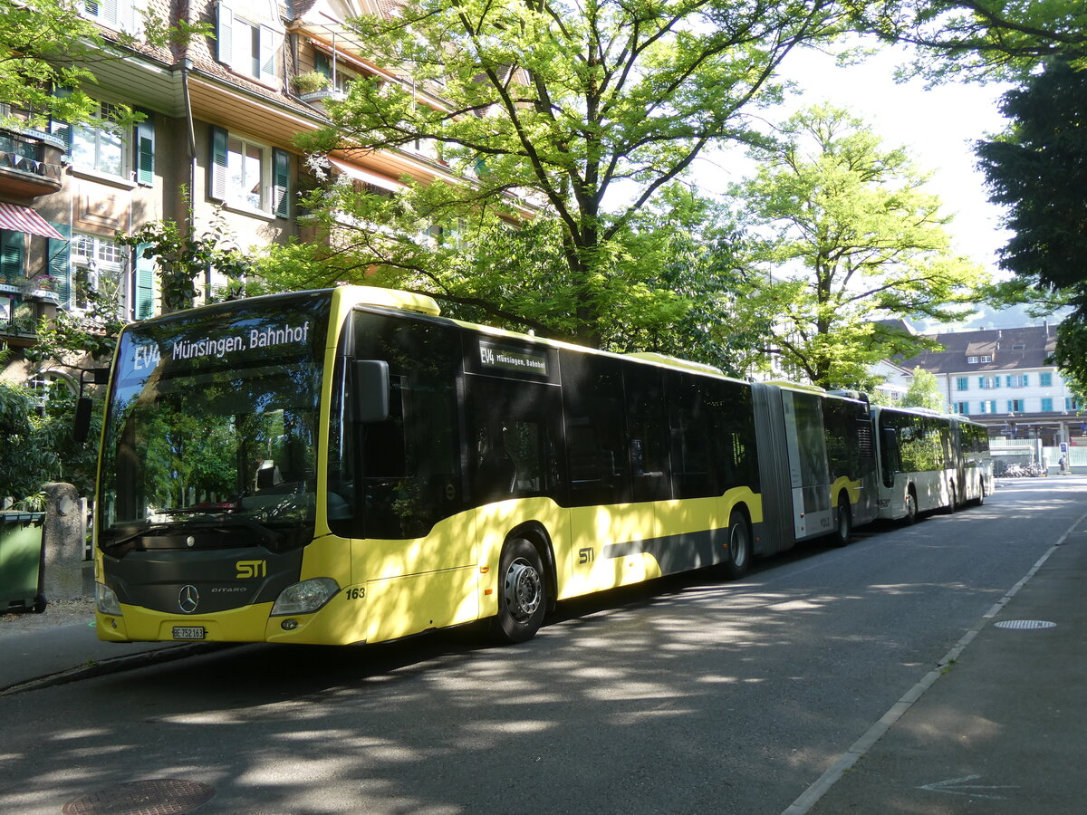 (276'798) - STI Thun - Nr. 163/BE 752'163 - Mercedes am 17. Juni 2025 beim Bahnhof Thun (Kante X)