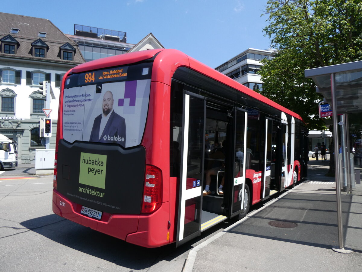 (276'806) - VZO Grningen - Nr. 2211/ZH 892'211 - eMercedes am 17. Juni 2025 beim Bahnhof Rapperswil