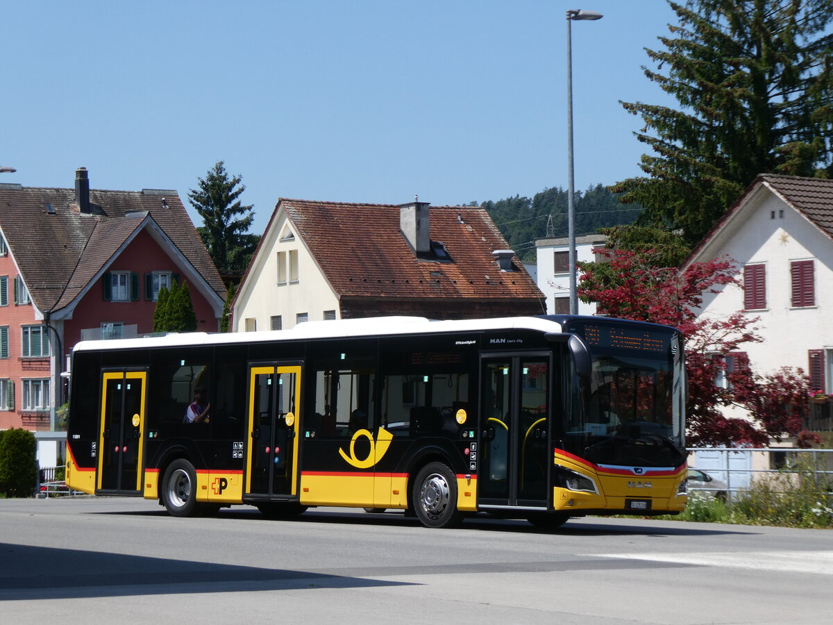 (276'835) - PostAuto Ostschweiz - SG 328'268/PID 11'891 - MAN am 17. Juni 2025 beim Bahnhof Uznach