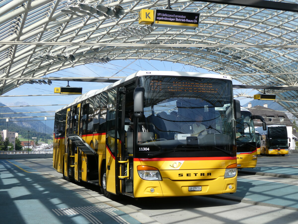 (276'872) - PostAuto Graubnden - GR 179'704/PID 11'304 - Setra am 18. Juni 2025 in Chur, Postautostation