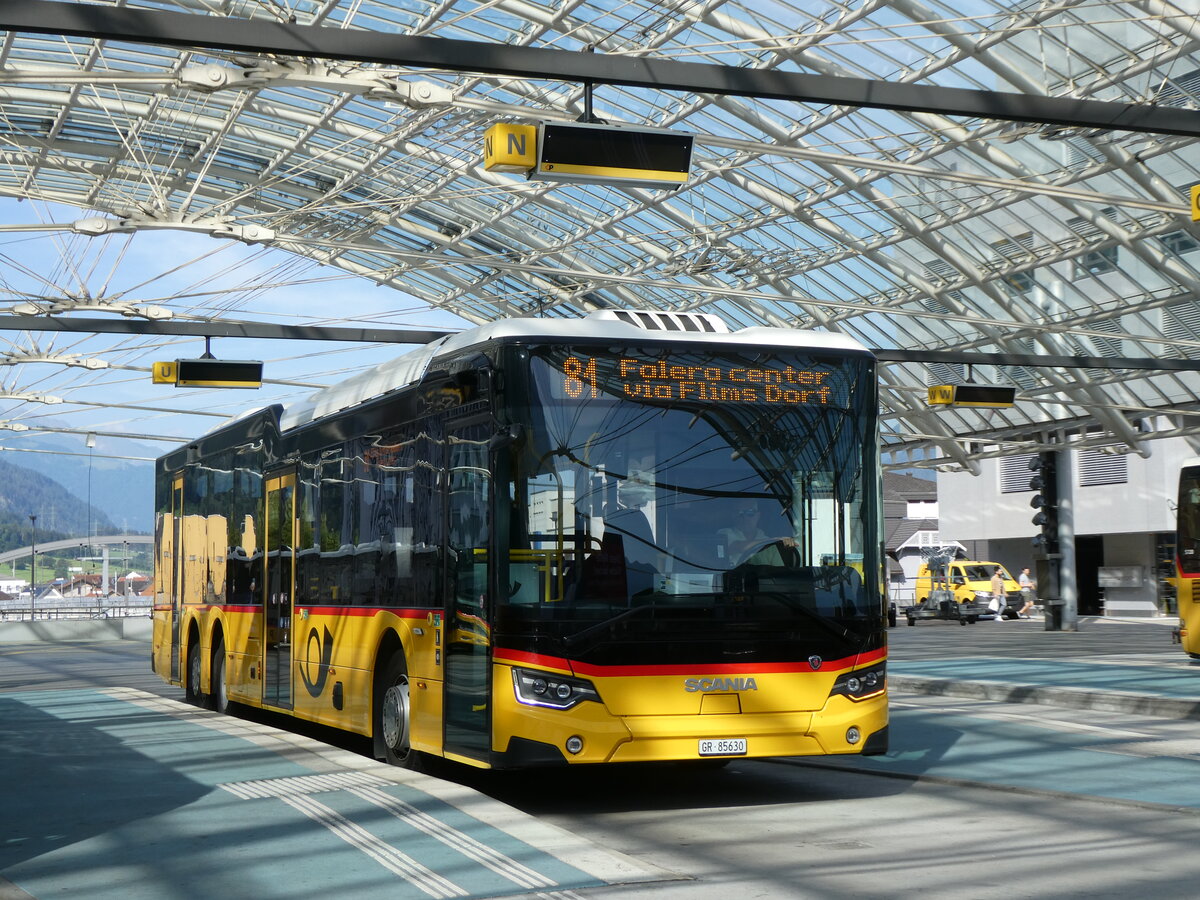 (276'875) - PostAuto Graubnden - GR 85'630/PID 12'107 - Scania am 18. Juni 2025 in Chur, Postautostation