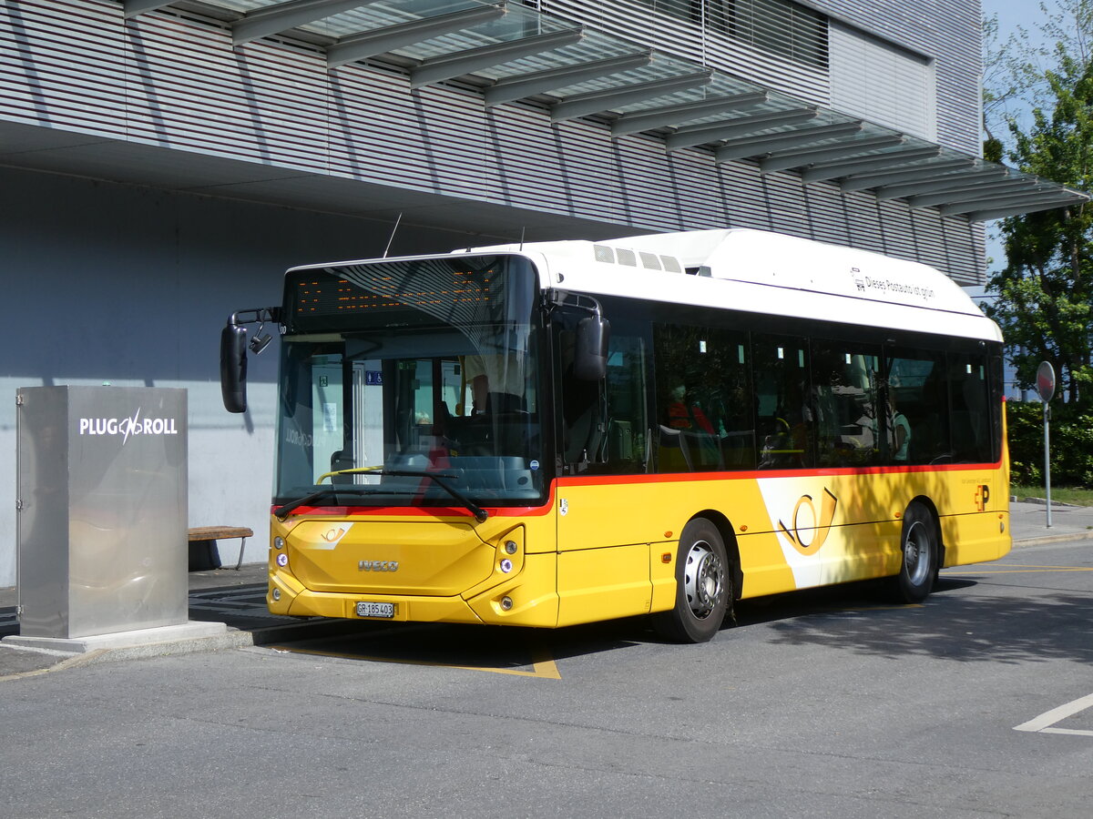 (276'887)  Gessinger, Bad Ragaz - GR 185'403/PID 11'900 - eHeuliez-Iveco am 18. Juni 2025 beim Bahnhof Landquart