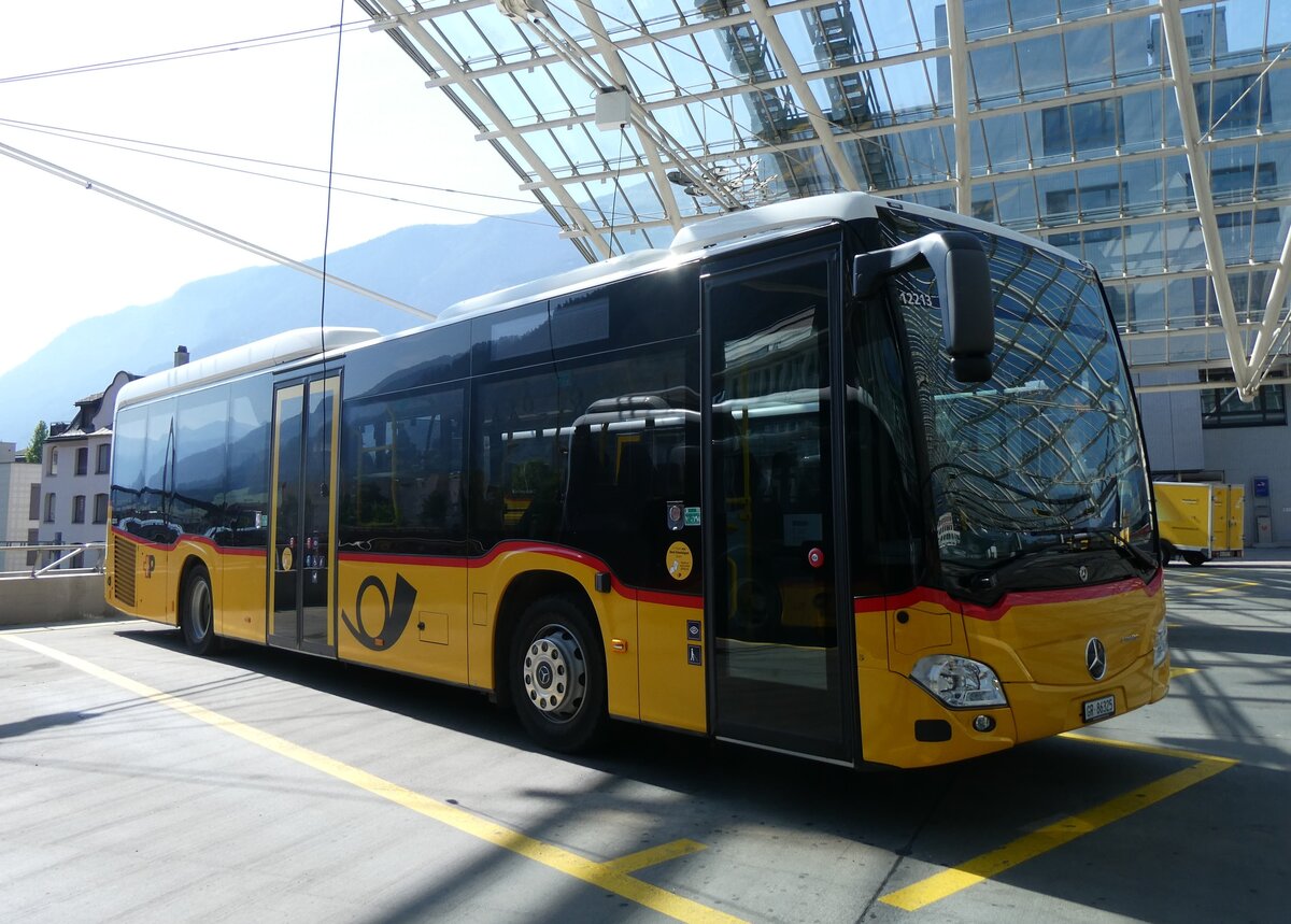 (276'952) - PostAuto Graubnden - GR 86'325/PID 12'213 - Mercedes am 18. Juni 2025 in Chur, Postautostation