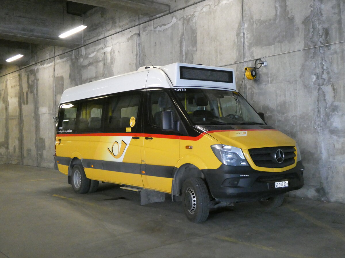 (276'966) - PostAuto Graubnden - GR 107'306/PID 10'530 - Mercedes am 18. Juni 2025 in Thusis, Postautostation