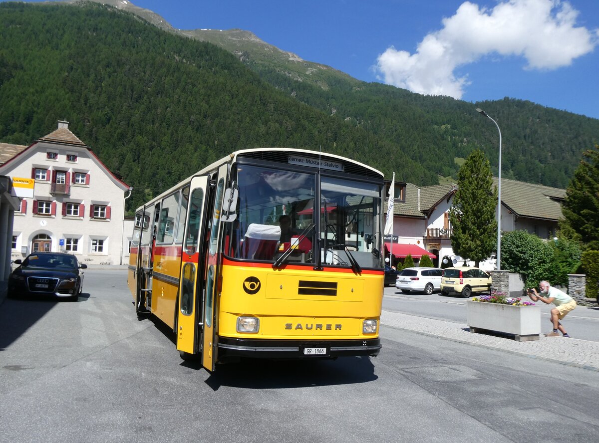 (277'009) - Gaudenz, Andeer - GR 1866 - Saurer/R&J (ex Mark, Andeer PID 2824; ex PostAuto Graub�nden; ex P 24'350) am 19. Juni 2025 in Zernez, Post