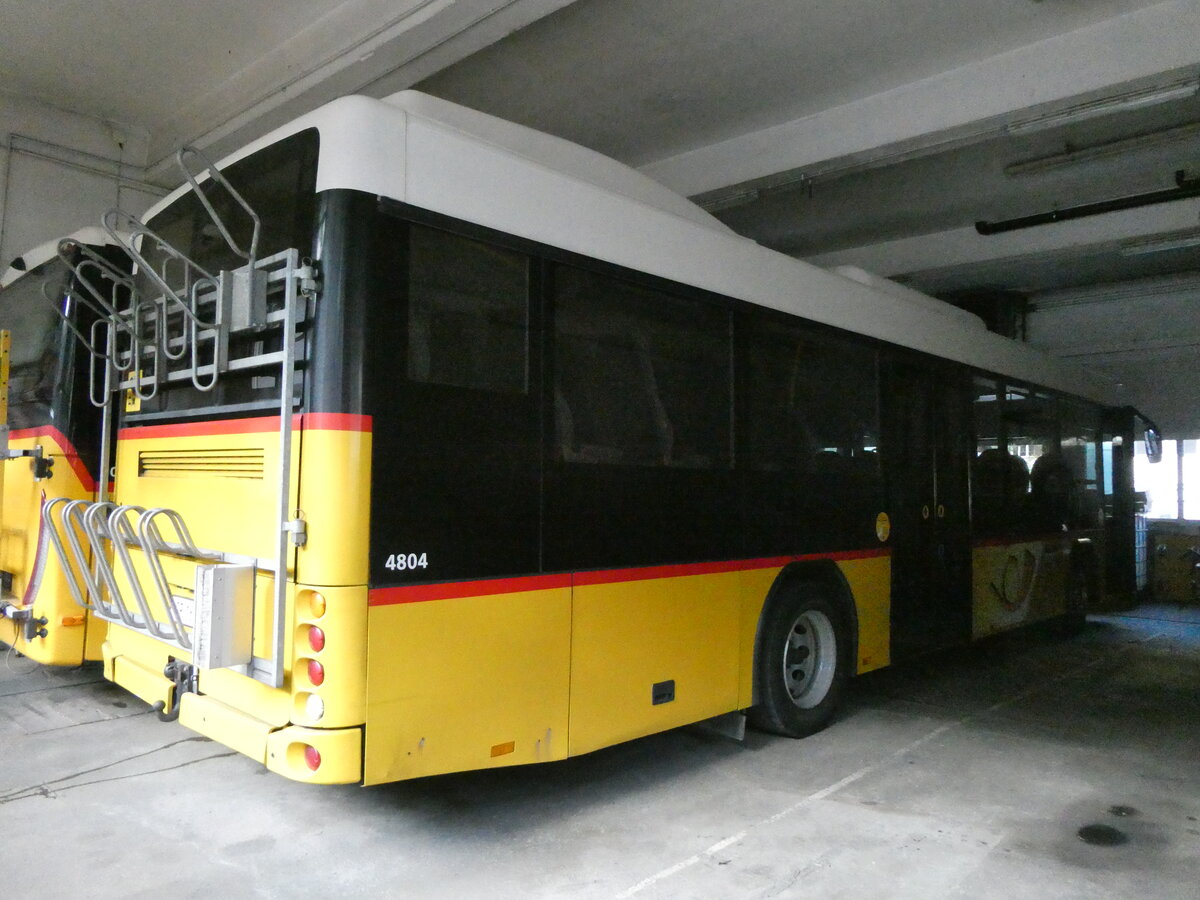 (277'070) - Gaudenz, Andeer - GR 163'715/PID 4804 - Scania/Hess (ex Stutz, Jonen; ex PostAuto Bern; ex AVG Meiringen Nr. 67; ex AVG Meiringen Nr. 76; ex Steiner, Messen) am 19. Juni 2025 in Andeer, Garage