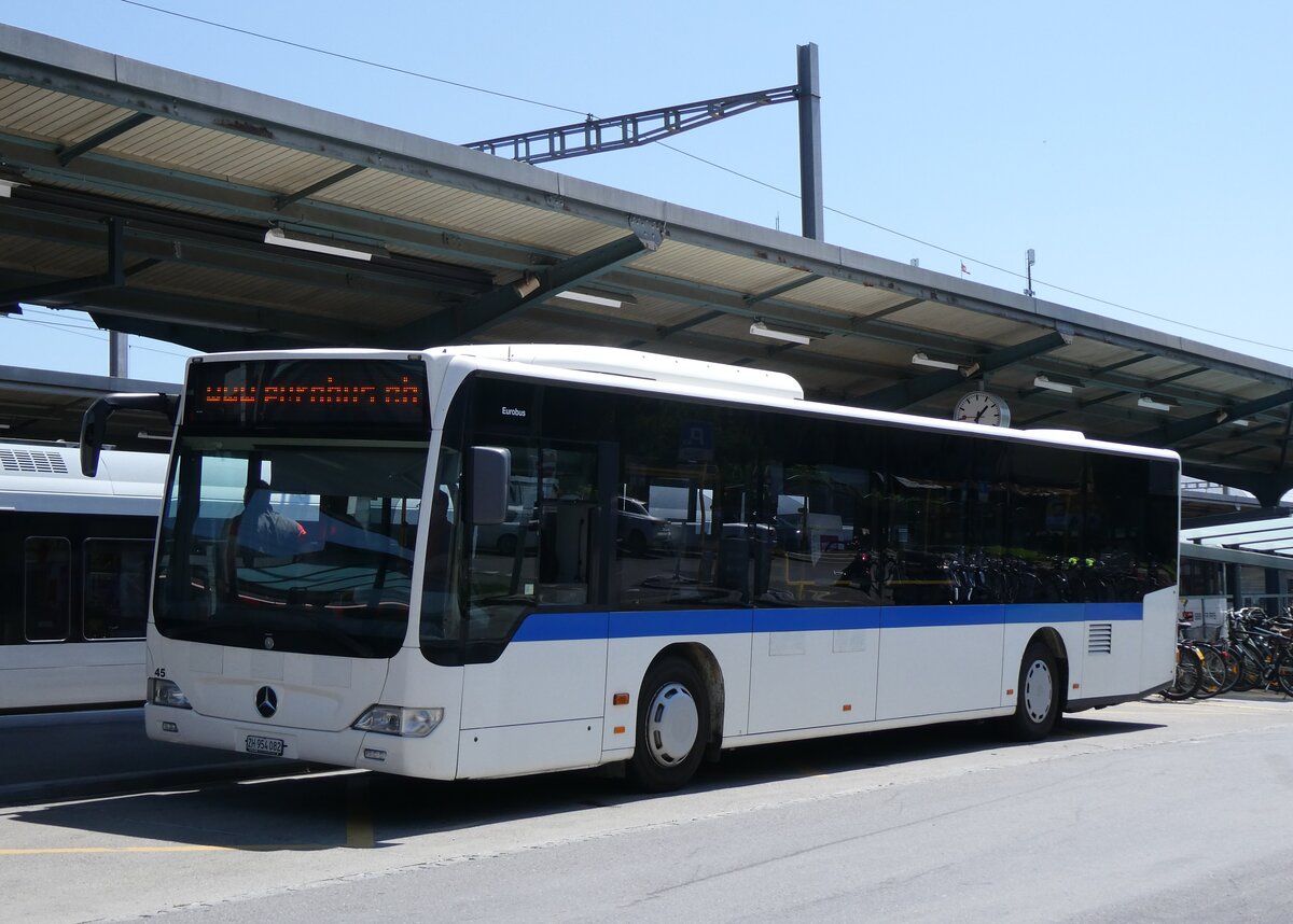 (277'151) - Welti-Furrer, Bassersdorf - Nr. 45/ZH 954'082 - Mercedes am 20. Juni 2025 beim Bahnhof Romanshorn
