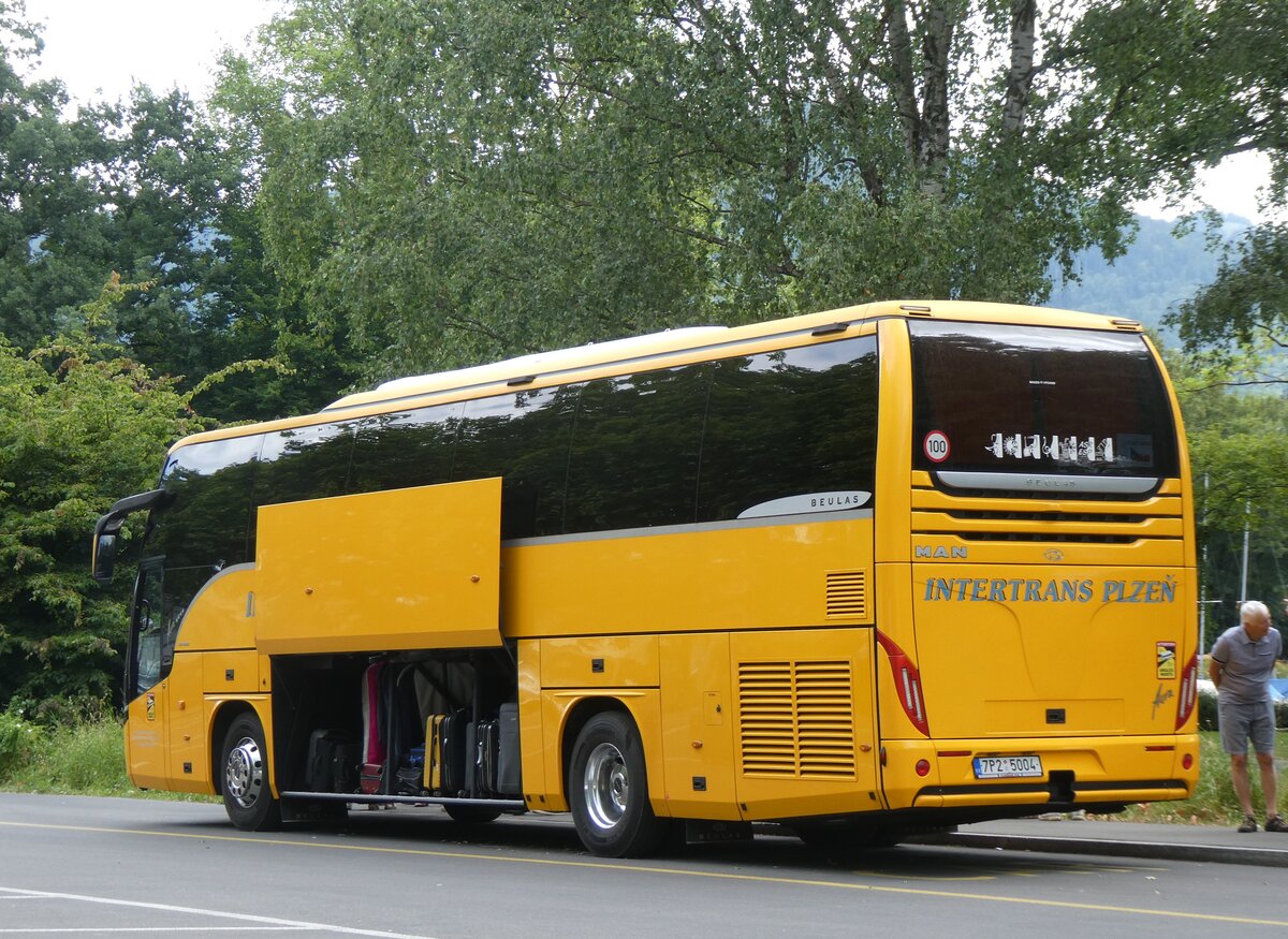 (277'220) - Aus Tschechien: Intertrans, Plzen - 7P2 5004 - MAN/Beulas am 23. Juni 2025 in Thun, Lachen