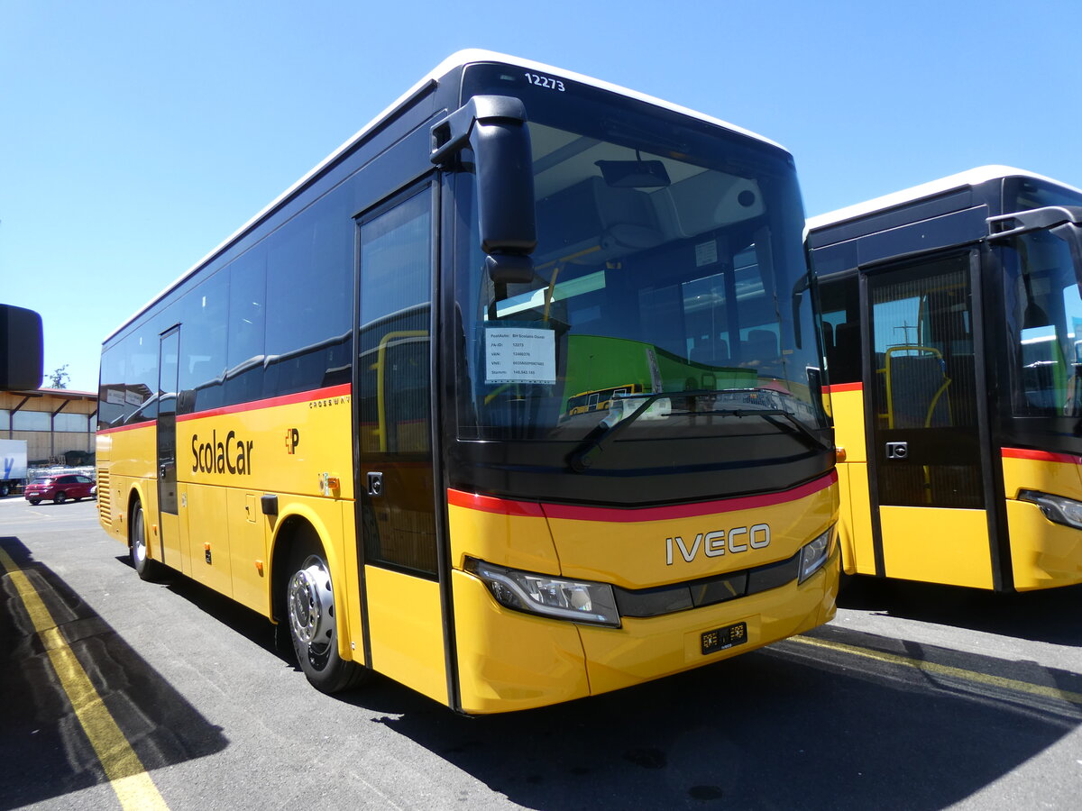 (277'304) - CarPostal Ouest - PID 12'273 - Iveco am 28. Juni 2025 in Kerzers, Interbus